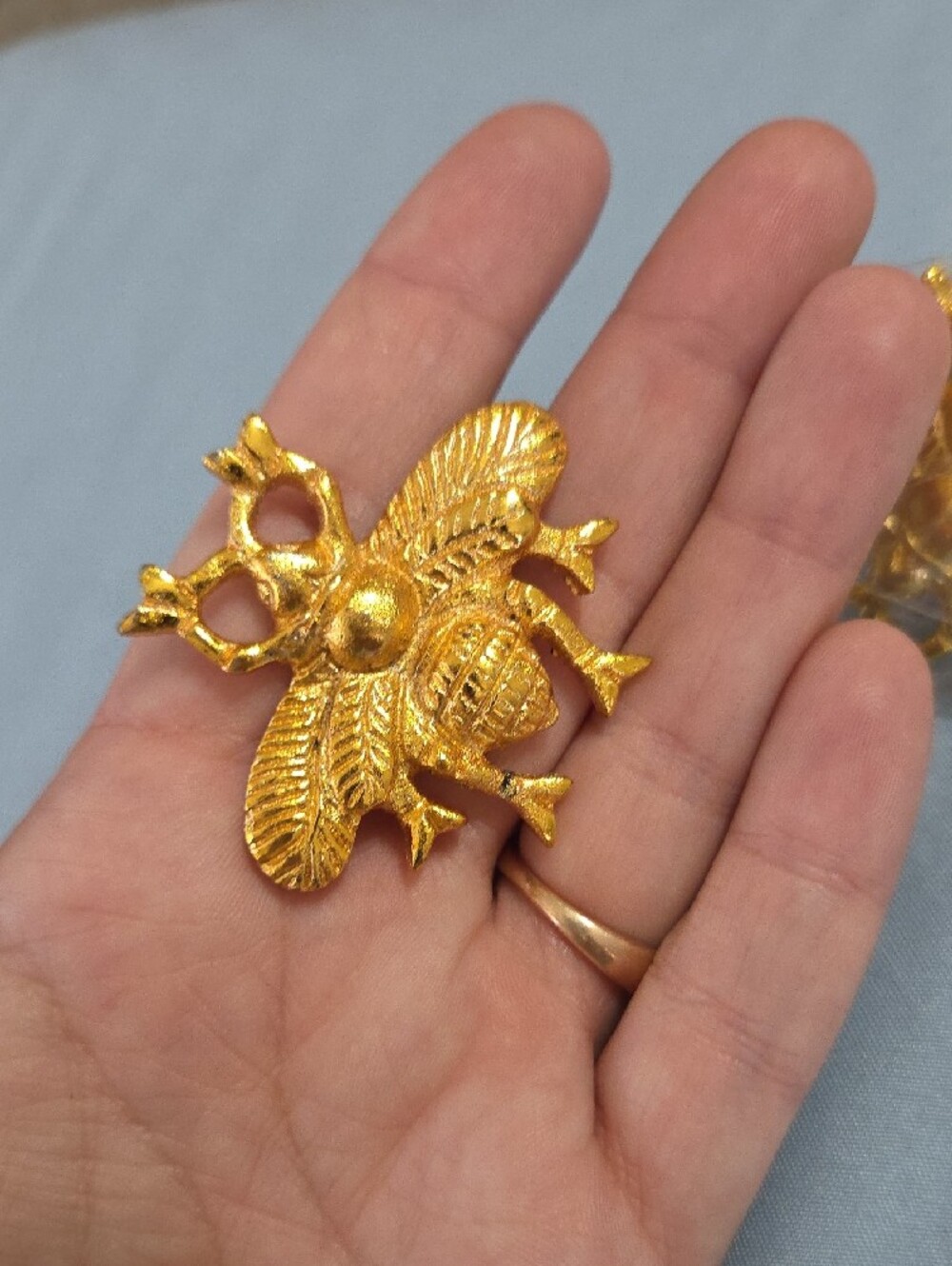 Gold Bee Drawer Knobs - Decorative Bee Pulls (Set of 6) - Picture 4 of 7